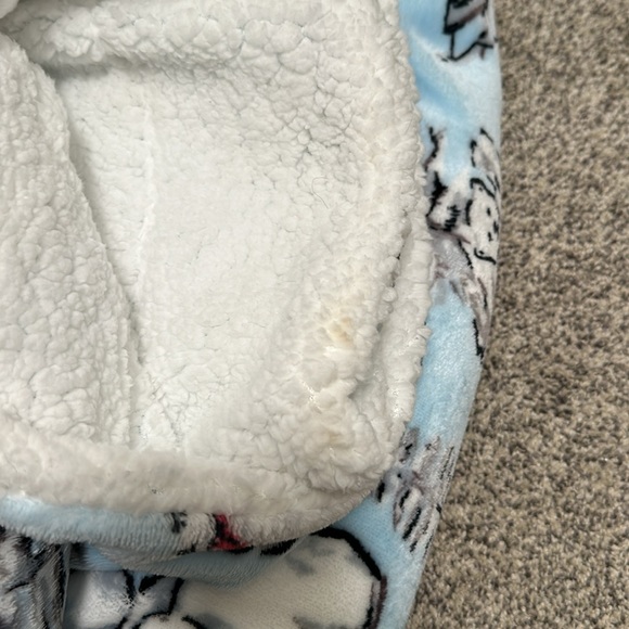 Vera Bradley Fuzzy Blanket- Beary Merry - Picture 3 of 3